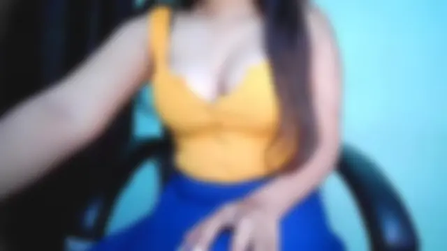Julia, 27